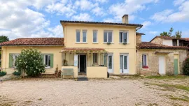 MAISON FAMILIALE DE 260 M2 - 7 CHAMBRES, STUDIO ET GRANGE, terrain de 1270m2 Parcoul-Chenaud