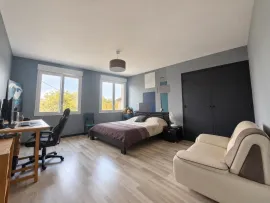 Vente MAISON FAMILIALE DE 260 M2 - 7 CHAMBRES, STUDIO ET GRANGE, terrain de 1270m2