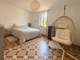 Vente MAISON FAMILIALE DE 260 M2 - 7 CHAMBRES, STUDIO ET GRANGE, terrain de 1270m2