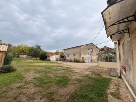 Vente MAISON FAMILIALE DE 260 M2 - 7 CHAMBRES, STUDIO ET GRANGE, terrain de 1270m2