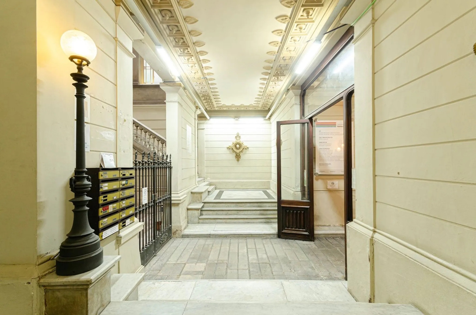 Colocation Carrer de Santa Anna, Barcelona