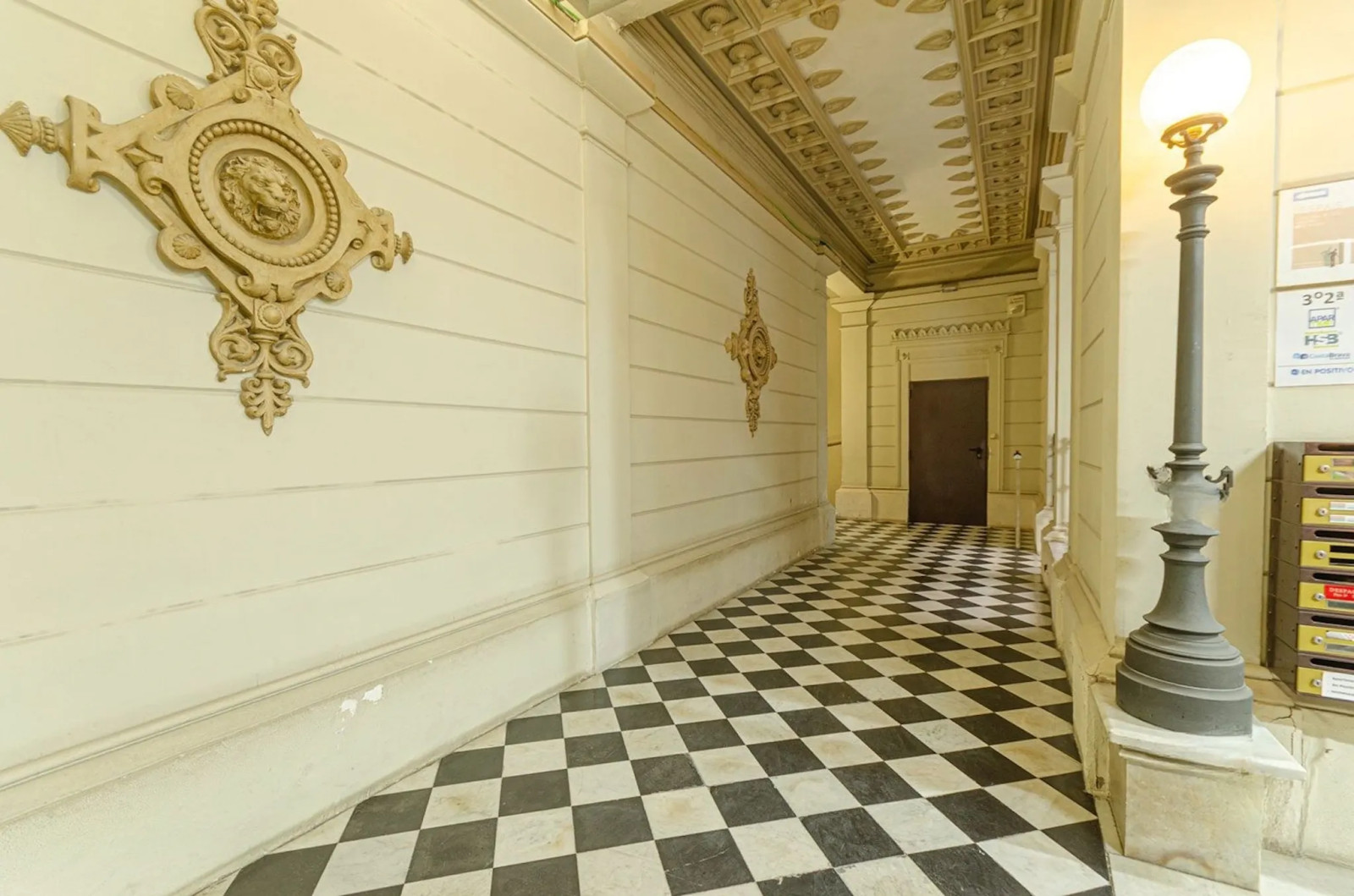 Colocation Carrer de Santa Anna, Barcelona