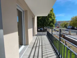 Location Livry à louer 3 pièces avec balcon et parking double