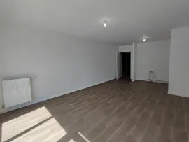 Location Livry à louer 3 pièces avec balcon et parking double