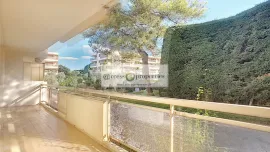 Location ANTIBES 2 PIECES MEUBLE PARKING ET CAVE