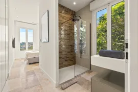 Vente Nice - Falicon - Jolie maison 4 pièces de 95 m² rénové avec terrasse, jardin et vue sur les collines et la mer