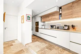 Vente Nice - Falicon - Jolie maison 4 pièces de 95 m² rénové avec terrasse, jardin et vue sur les collines et la mer