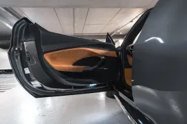 Voiture Ferrari 296 GTS V6 3.0 830