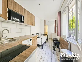 Vente Studio rénové rue piétonne au calme