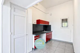 Location Type 3 - Traversant - Saint Lambert, 13007 Marseille