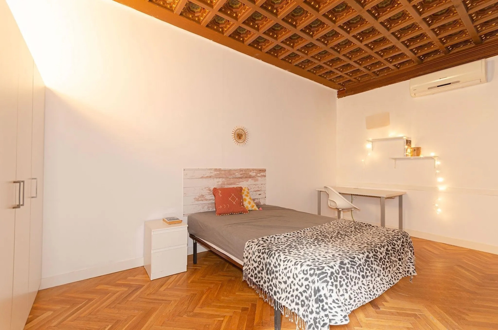 Colocation Carrer de Santa Anna, Barcelona