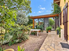 Vente Propriété de 134 m² avec trois dépendances