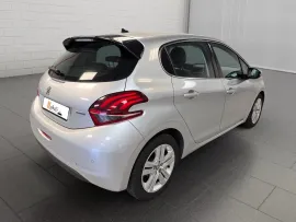Voiture PEUGEOT 208 - 1.6 Blue-HDi 100 CV ALLURE BUSINESS - 4 CV