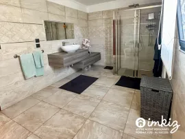 Vente Villa 5 pièces,  autonomie de plain pied, piscine