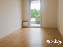 Vente T2 lumineux avec balcon, parking et ascenseur