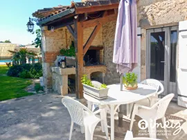 Vente Maison 5 pièces PLAIN-PIED, dépendances et piscine