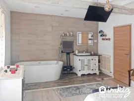 Vente Maison 5 pièces PLAIN-PIED, dépendances et piscine