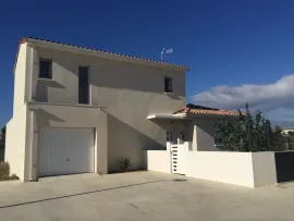 VILLA CONTEMPORAINE À ENTRE-VIGNES (34) Saint-Christol