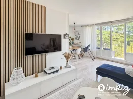 T4 rénové de 86 m² – Dernier étage – Balcon Le Mesnil-Saint-Denis