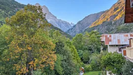 Pelvoux : Vaste plateau T3 à aménager-Vue montagne Pelvoux