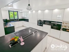 Vente Belle propriété, beaucoup d'espace et piscine