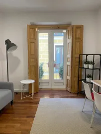 Location Calle de Jesús y María, Madrid
