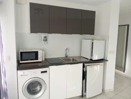 Location studio 24 m2 13008 avec balcon Marseille 8e
