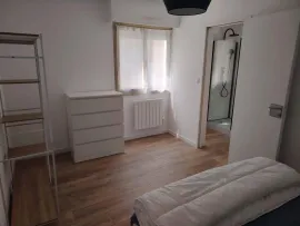 Location T2 confortablement meublé à deux pas du Jardin Pub