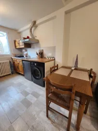 Location Appartement indépendant, dans maison de ville.