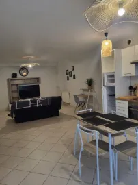 Location 📍 À louer T2 meublé de 53 m² avec parking.