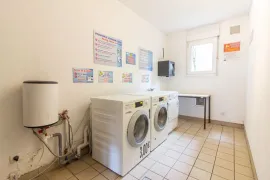 Location Studio lumineux dans résidence avec concierge