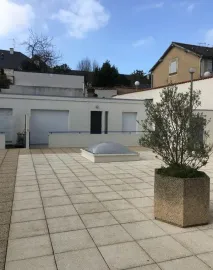 Beau F2 50m² calme et clair avec terrasse 28m² Poitiers
