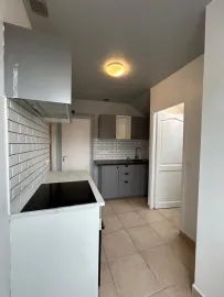 Location F1 de 30 m2
Salon/chambre cuisine salle de douche