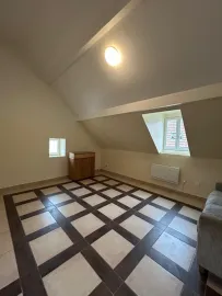 Location F1 de 30 m2
Salon/chambre cuisine salle de douche