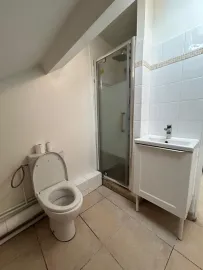 Location F1 de 30 m2
Salon/chambre cuisine salle de douche