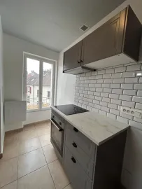 Location F1 de 30 m2
Salon/chambre cuisine salle de douche