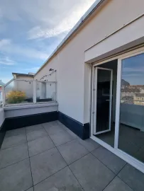 Location Très beau T1 entièrement refait au dernier étage