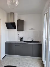 Location Très beau T1 entièrement refait au dernier étage