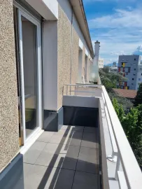 Location Très beau T1 entièrement refait au dernier étage