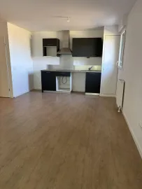 Location Appartement 3 pièces avec terrasse et jardin