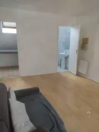 Location Beau studio 20m² partiellement meublé