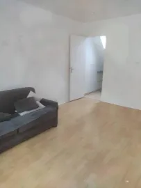 Location Beau studio 20m² partiellement meublé
