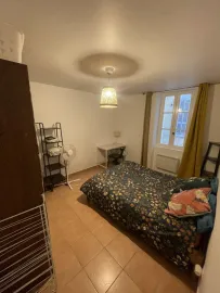 Location T2 double façade au Panier, 13002