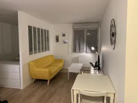 Location Studio meublé avec coin chambre
