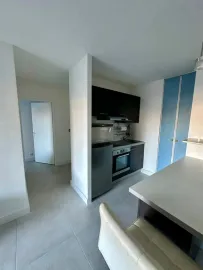 Location T2 meublé rénové de 36 m² avec terrasse de 14 m² –