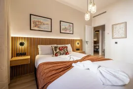 Location Cocon de 2 chambres situé Place Massena