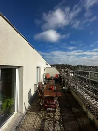 Location Beau deux pièces avec grande terrasse