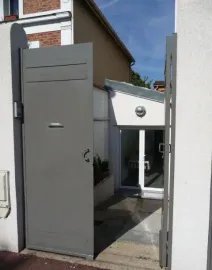 Beau studio meublé 17m² refait cour privative 13m² Nanterre