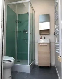 Location Beau studio meublé 17m² refait cour privative 13m²