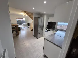 Location T3 en duplex meublé, à Présilly